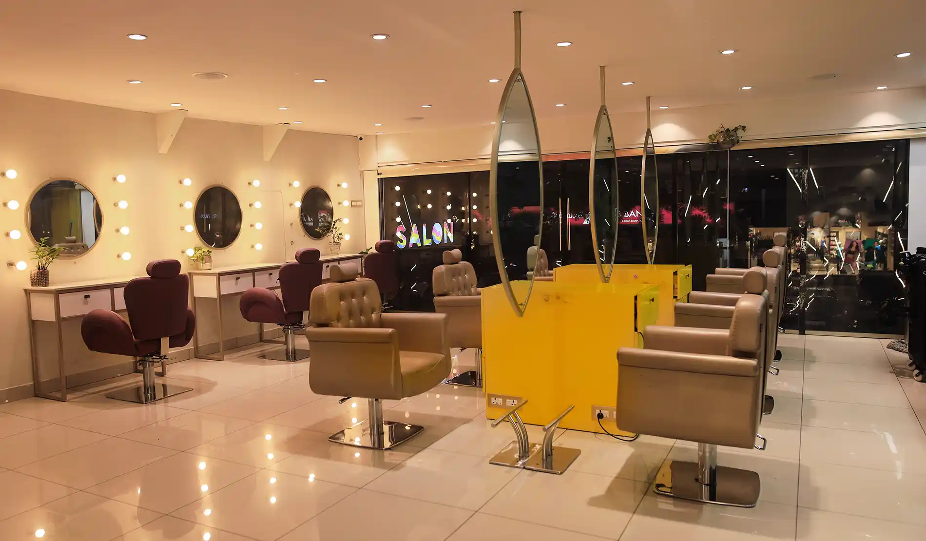 https://artlabsalon.co/wp-content/uploads/2023/06/interior01.webp